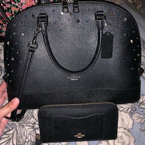 SOLD🌺🌼Coach Sierra set
